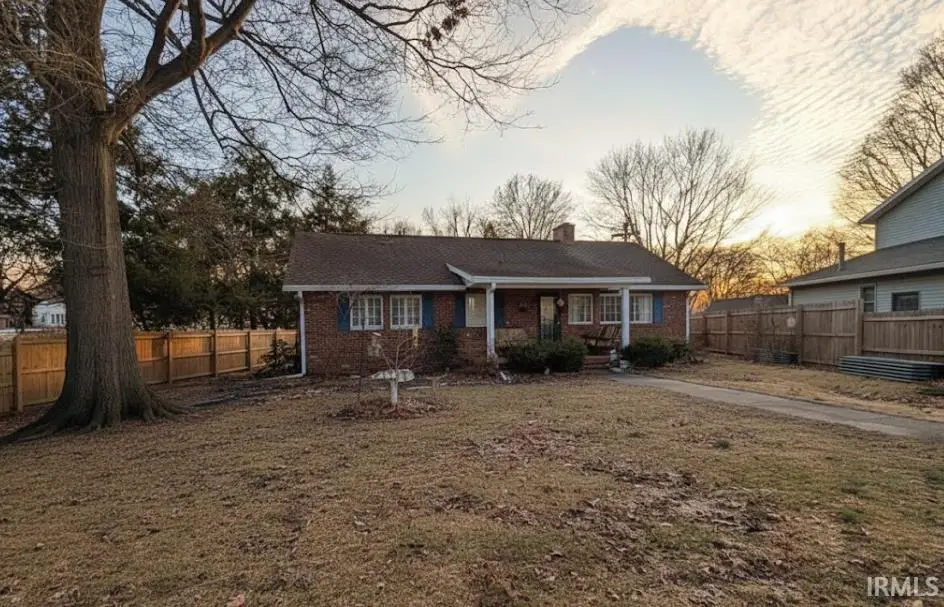 1611 Burnett Lane, Vincennes, IN 47591 - #1