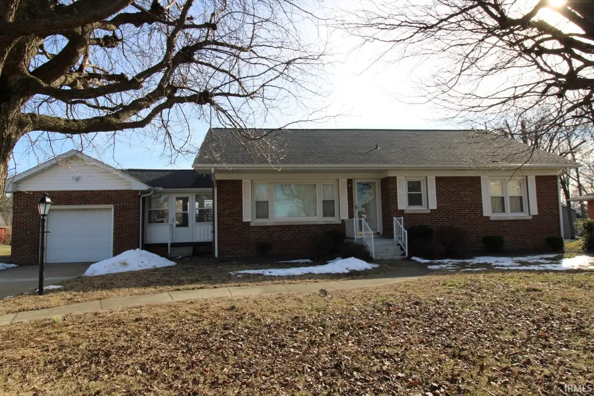 701 E John Street, Fort Branch, IN 47648 - #1