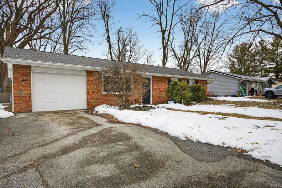 537 S Poplar Drive, Ellettsville, IN 47429 - #2