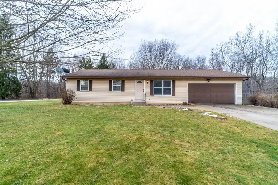 305 N Meadow Lane, Kendallville, IN 46755 - #2