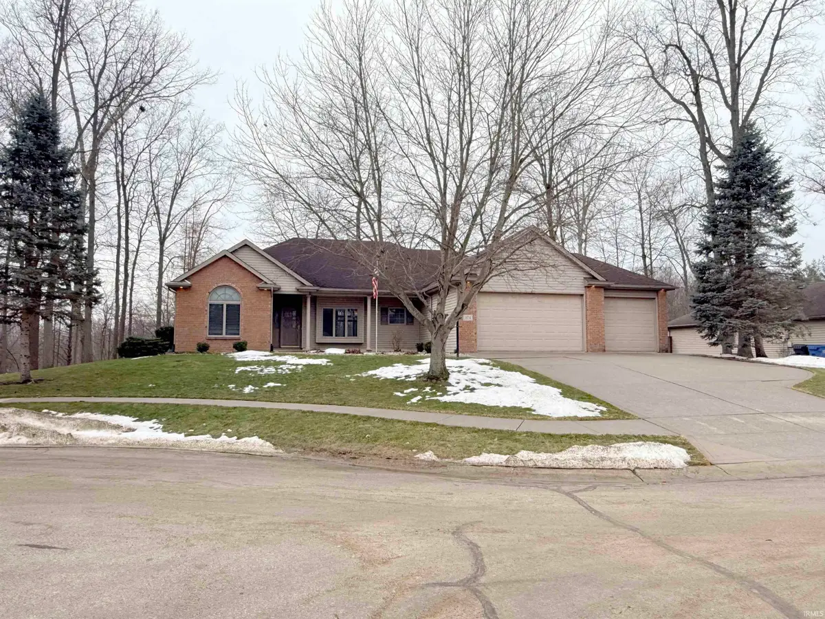 374 S Cross Creek Way, Columbia City, IN 46725 - #1