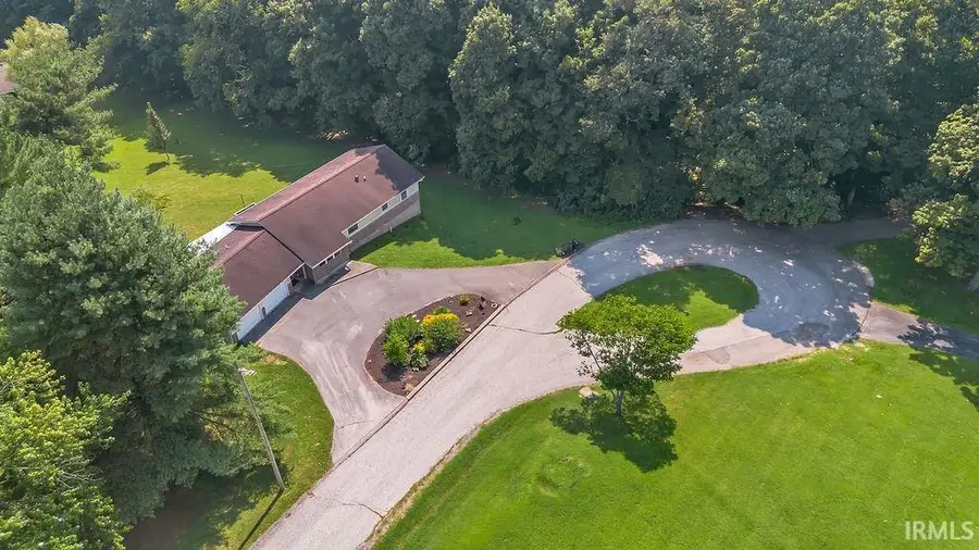 1744 Parkview Drive, Bedford, IN 47421 - #2