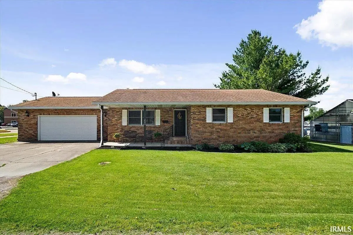 203 E Franklin Street, Bridgeport, IL 62417 - #1