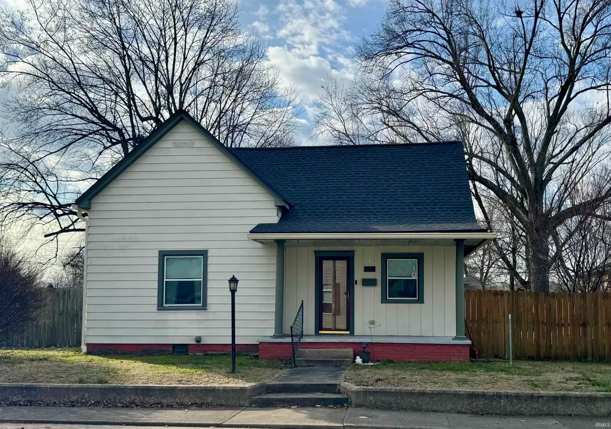511 E Oak Street, Boonville, IN 47601 - #1