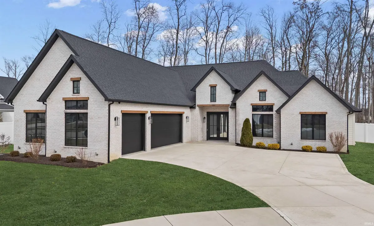 120 Anmer Hall, Fort Wayne, IN 46845 - #1