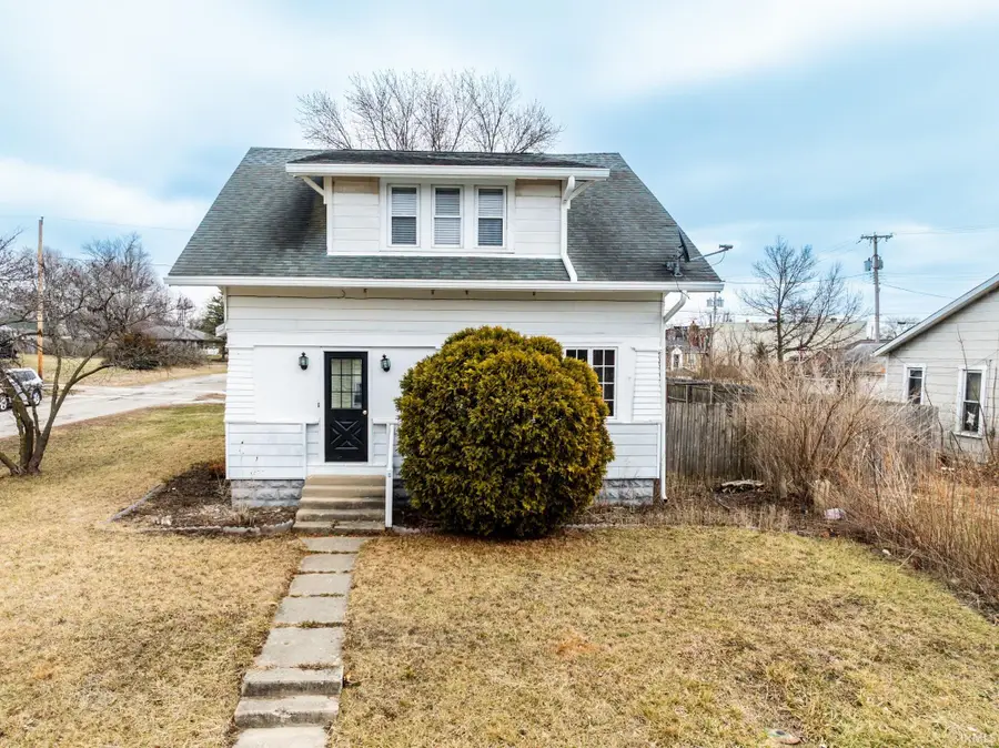 120 N Center Street, Eaton, IN 47338 - #2