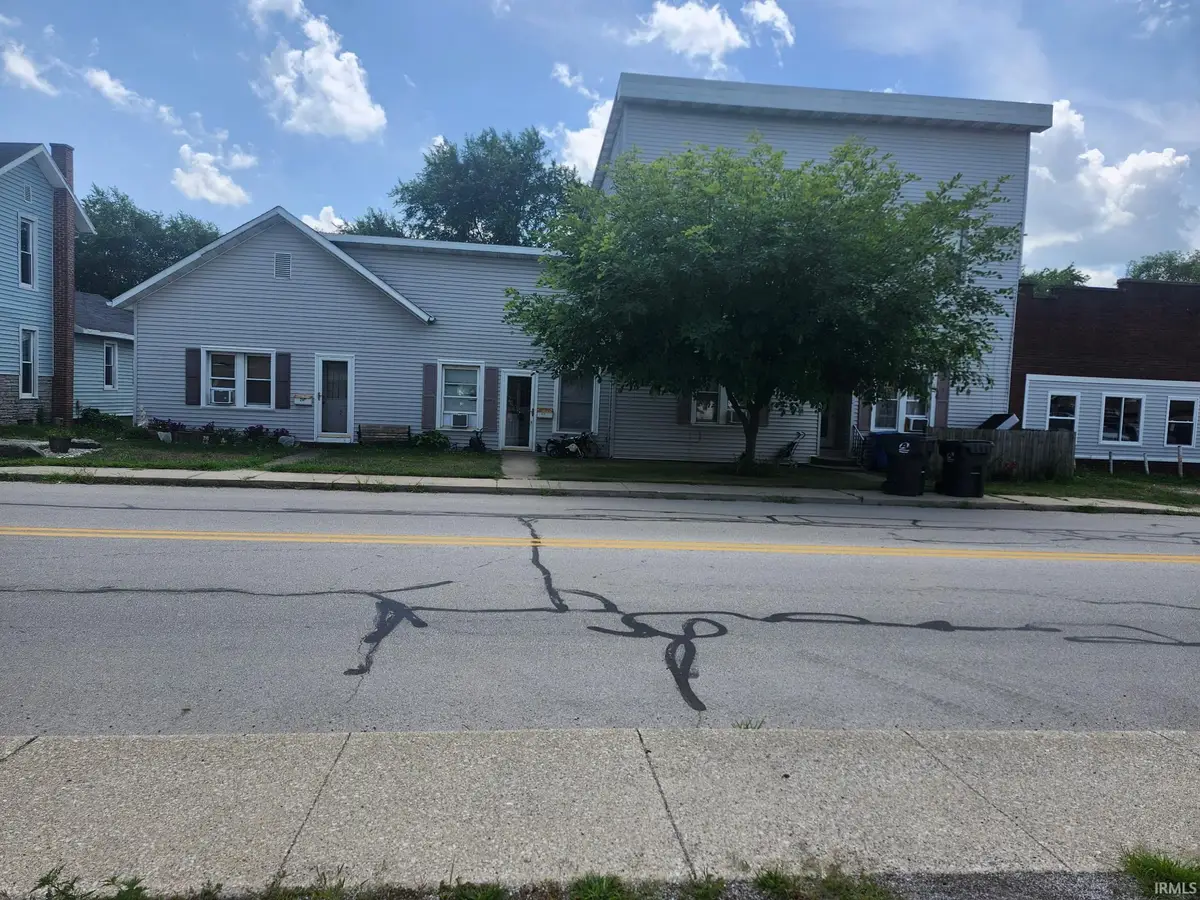 208 E Van Buren Street, Columbia City, IN 46725 - #1