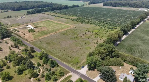 900 E Road, Walkerton, IN 46574