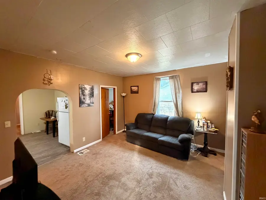 809 E Main Street, Hartford City, IN 47348 - #2