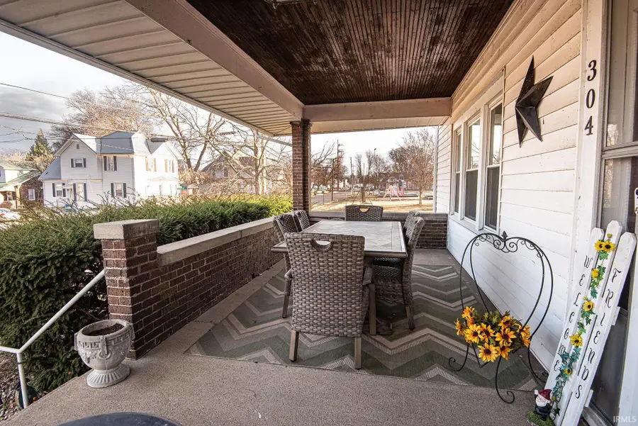 304 S 9th Street, Vincennes, IN 47591 - #3