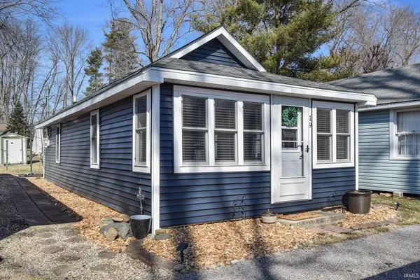 19 Ems W16c Lane, North Webster, IN 46555