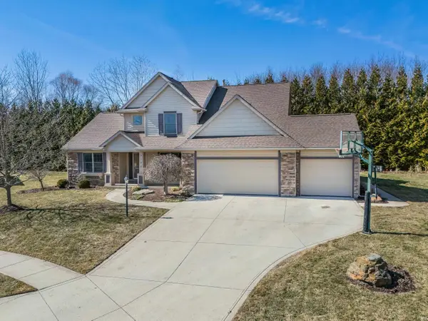 2126 Pembroke Pines Lane, Fort Wayne, IN 46814