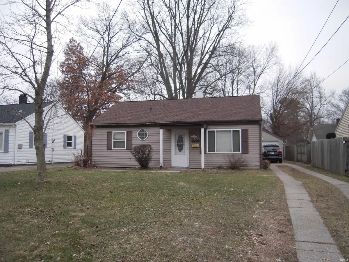 1615 E Beardsley Ave, Elkhart, IN 46514 - #1