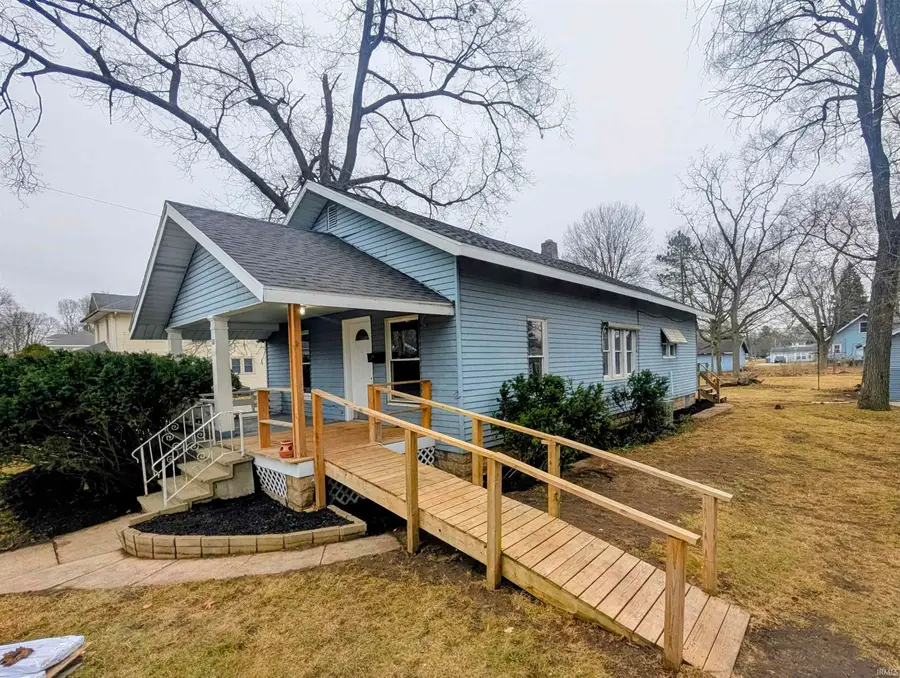 1101 W Blaine Avenue, Elkhart, IN 46516 - #2