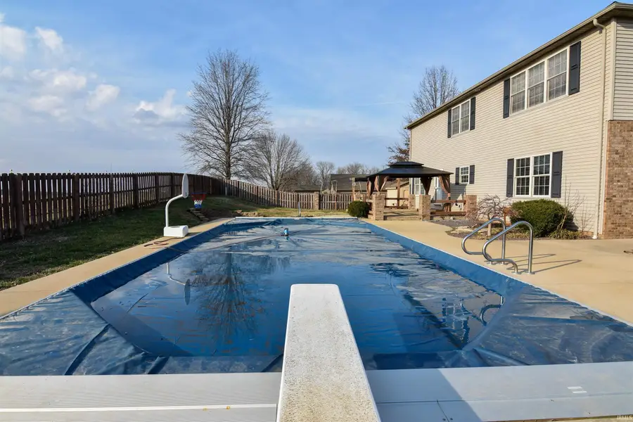 913 Mohawk Drive, Fort Branch, IN 47648 - #3