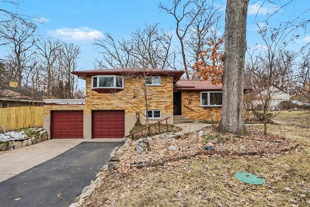 52511 Lynnewood Avenue, South Bend, IN 46628 - #1