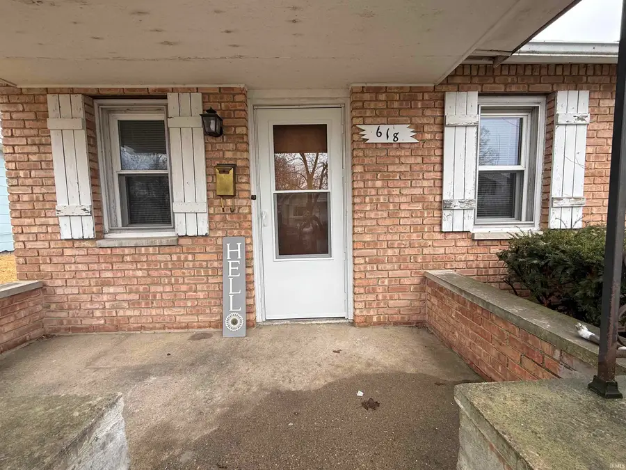 618 S 27th Street, South Bend, IN 46615 - #3