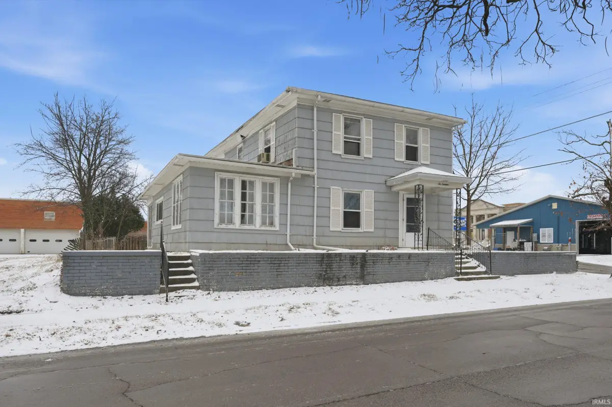 219 W Kickapoo Street, Hartford City, IN 47348 - #1