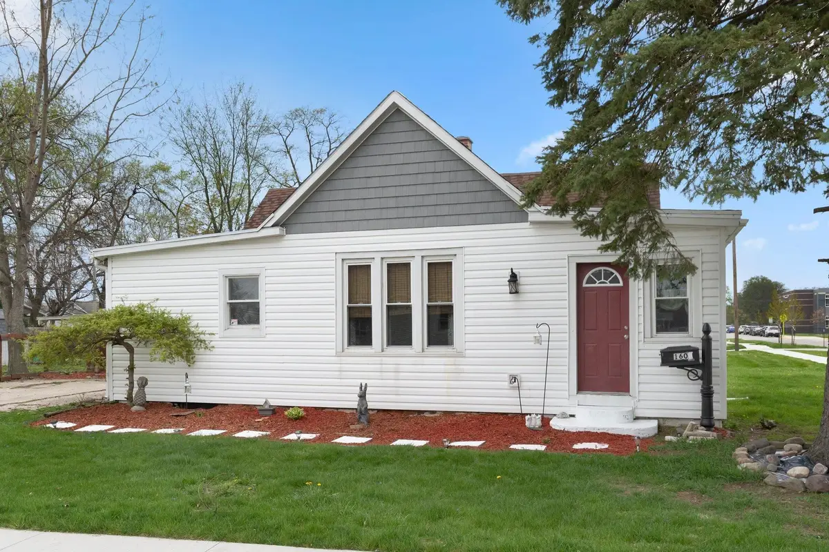 1605 E Clark Street, Warsaw, IN 46580 - #1