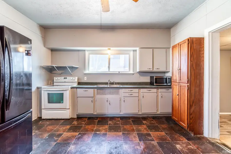 729 E Franklin Street, Huntington, IN 46750 - #3