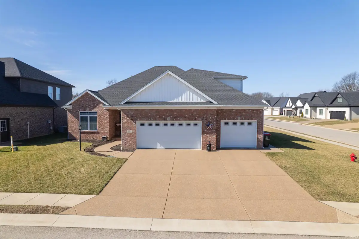 511 Westbriar Circle, Newburgh, IN 47630 - #1