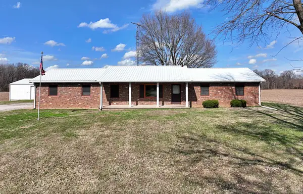 1570 E 300 S, Washington, IN 47501