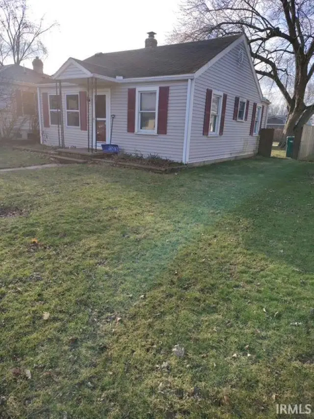 701 E Lowell Avenue, Mishawaka, IN 46545 - #2