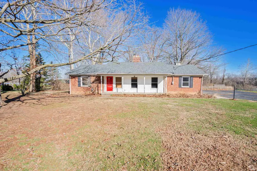 633 N Lakeview Court, Greentown, IN 46936 - #2