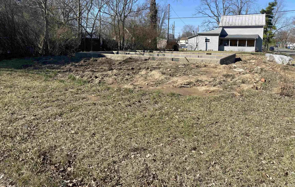 421 N Walnut Street, Hartford City, IN 47348 - #1