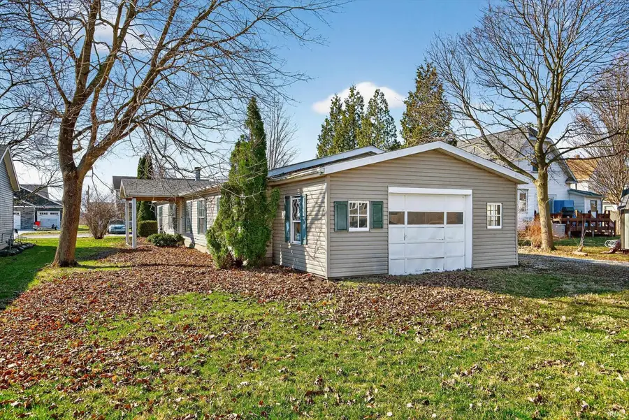 506 E Main Street, Chalmers, IN 47929 - #2