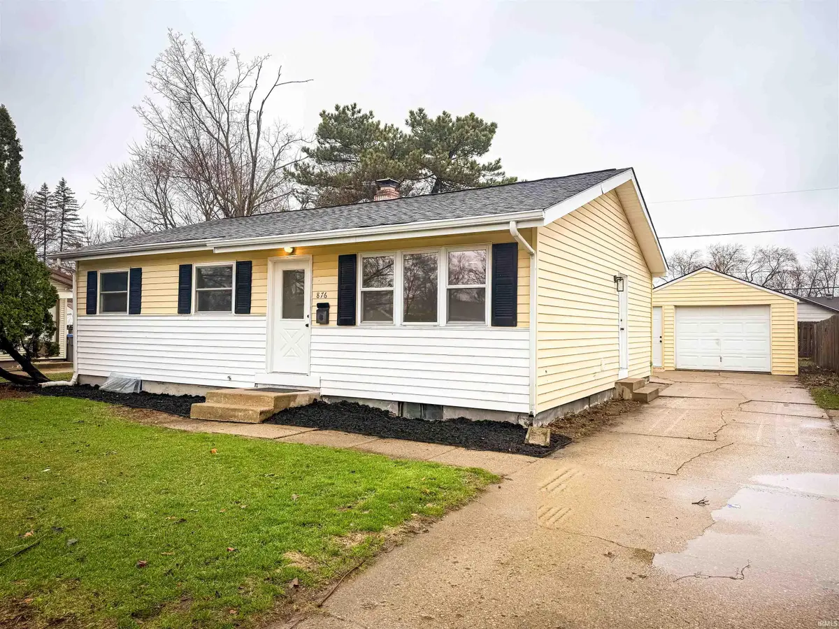 876 Hiawatha Drive, Elkhart, IN 46517 - #1