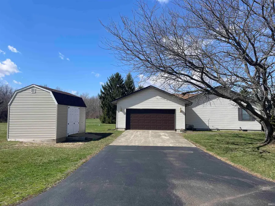 587 E Markle Road, Huntington, IN 46750 - #2