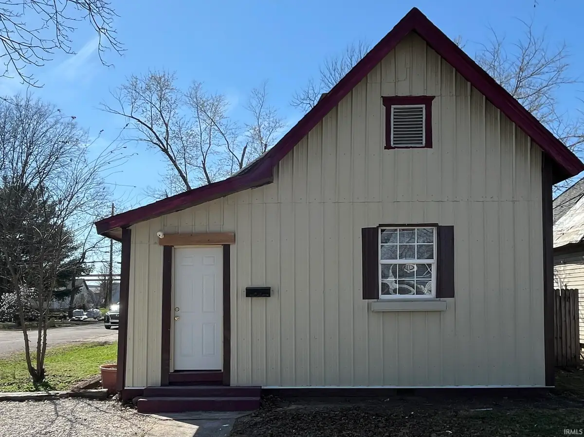 402 W Jefferson Avenue, Vincennes, IN 47591 - #1