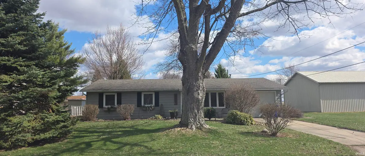 4220 Oak Street, Woodburn, IN 46797 - #1