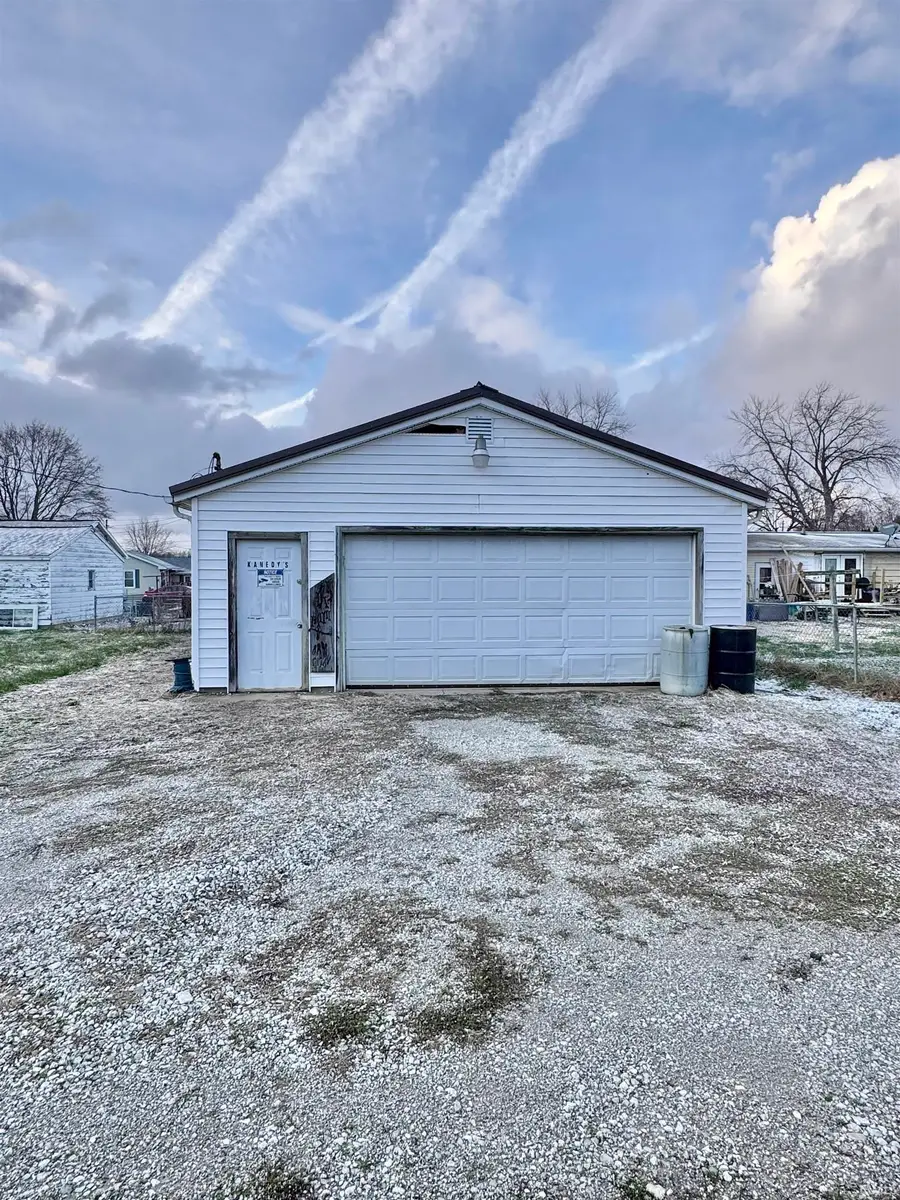 804 E North G Street, Gas City, IN 46933 - #2