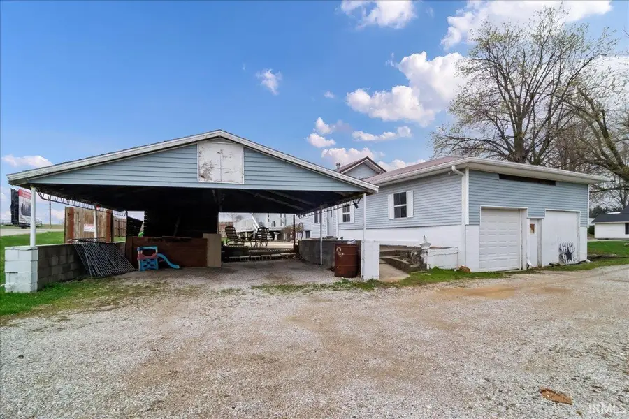 907 E Locust Street, Fort Branch, IN 47648 - #3