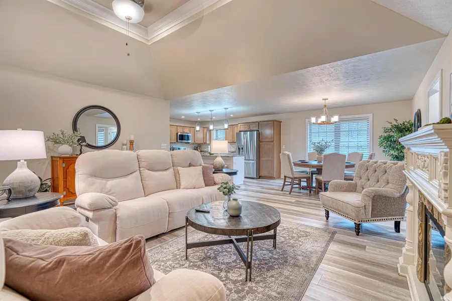 627 W 34th Street, Jasper, IN 47546 - #2