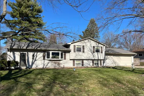 52567 Heatherfield Drive, South Bend, IN 46637