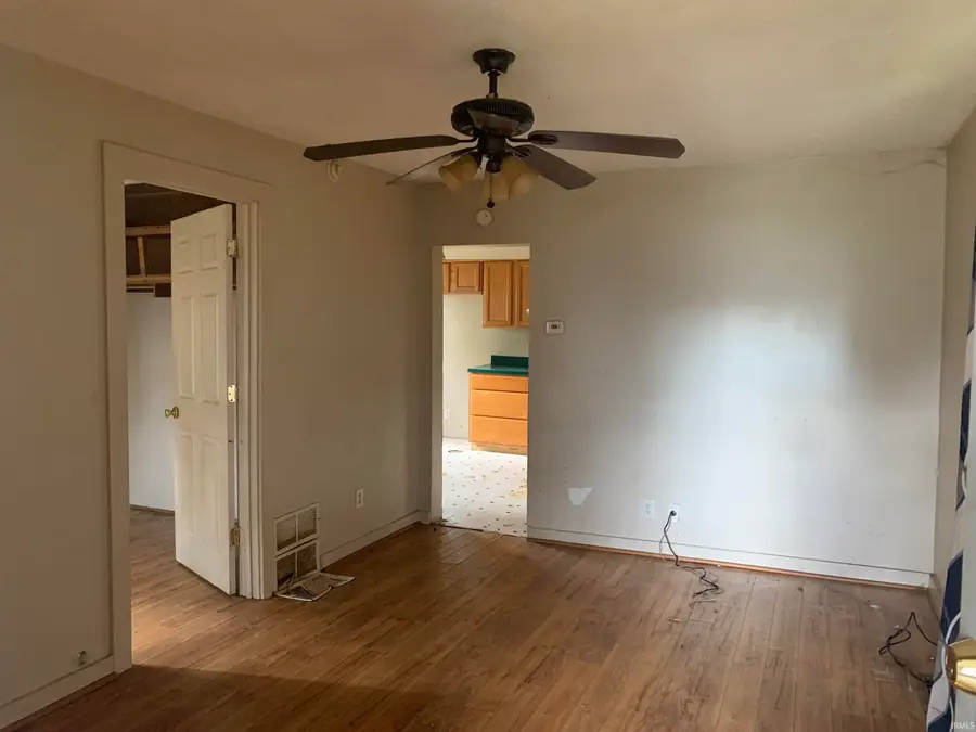 412 W Marion Street, Mishawaka, IN 46546 - #2