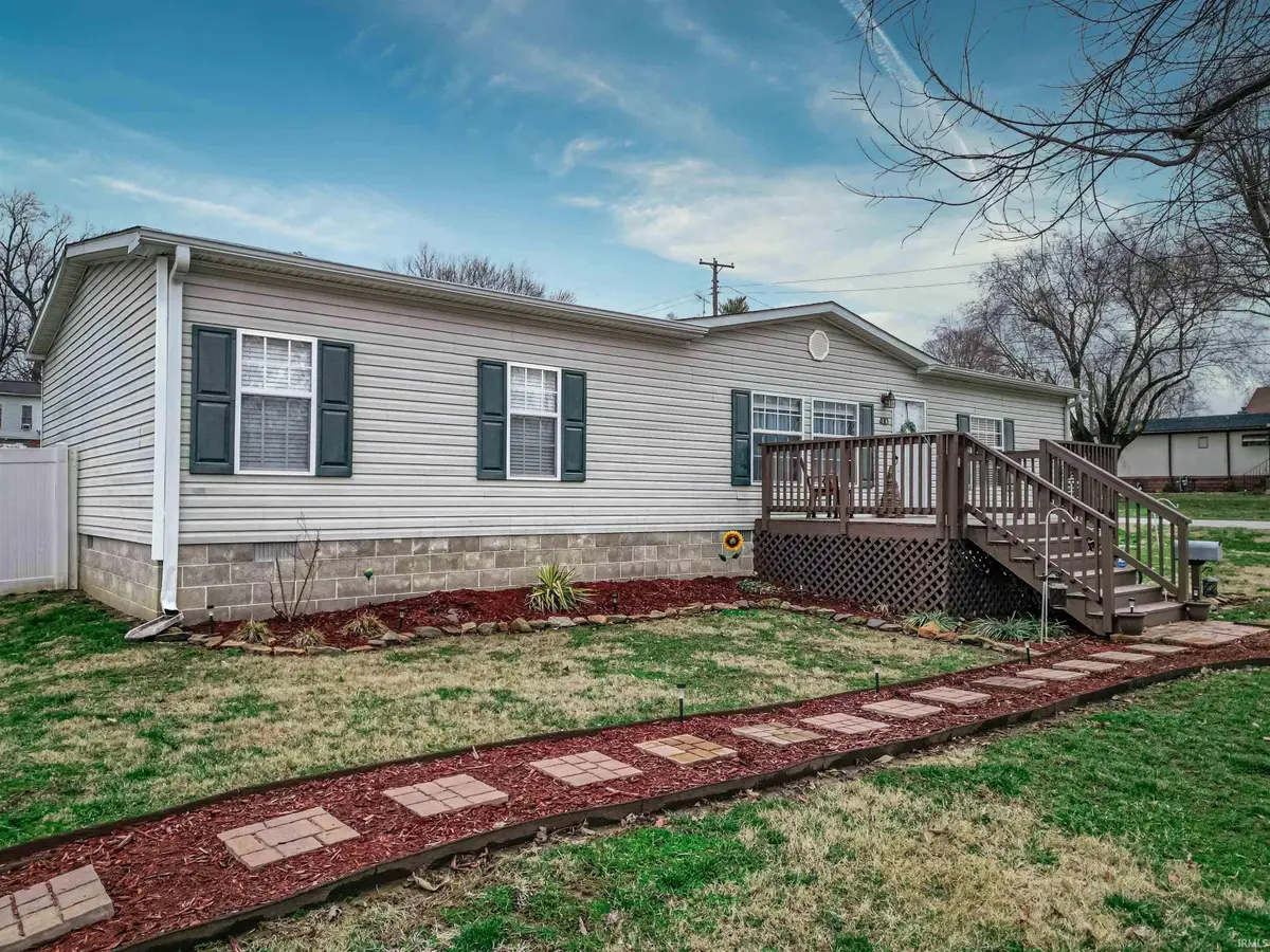 410 E Cedar Street, Petersburg, IN 47567 - #1