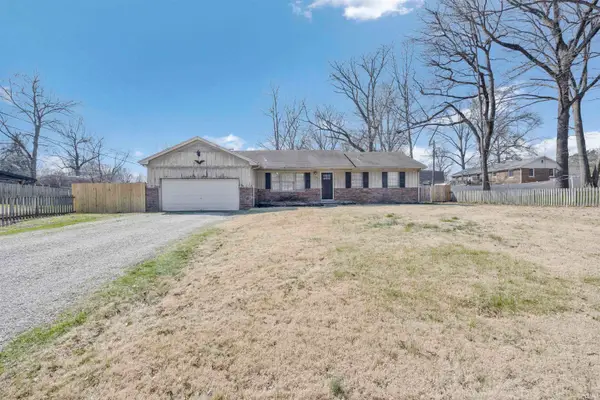 715 Carole Place, Newburgh, IN 47630