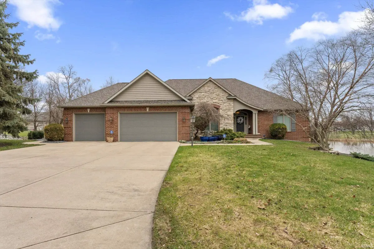 1015 E Grove Street, Mishawaka, IN 46545 - #1