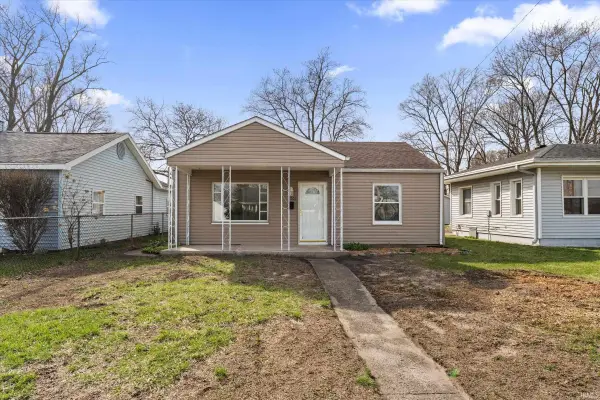 1001 Carlton Street, Mishawaka, IN 46544