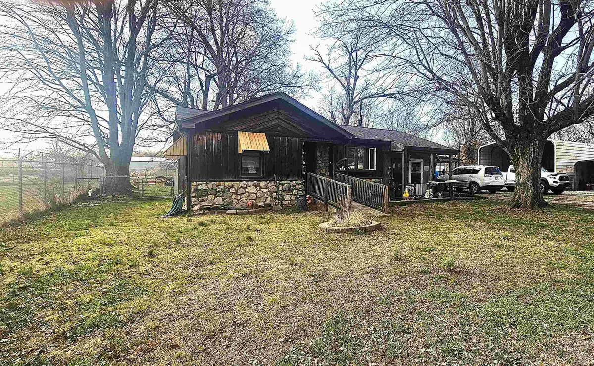 132 N Kentucky Avenue, Chandler, IN 47610 - #1