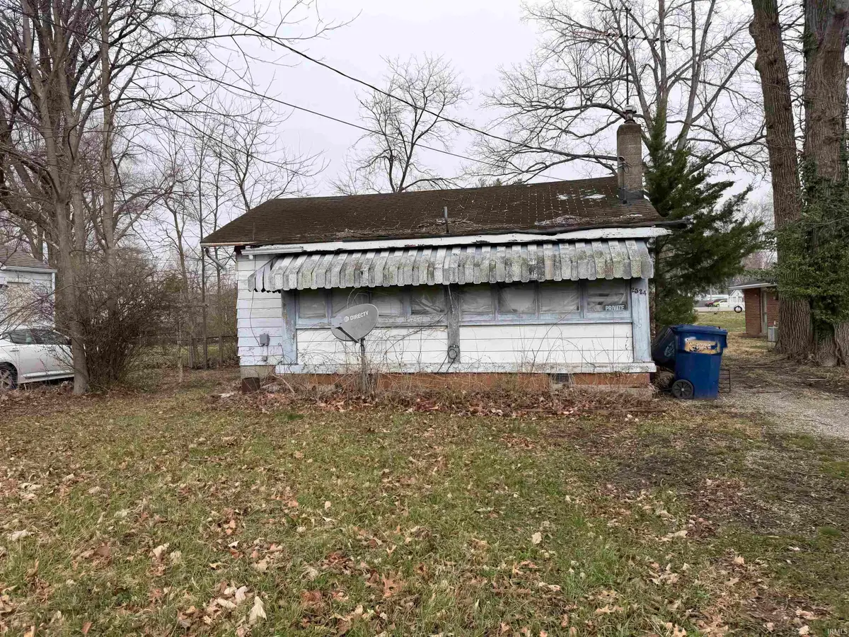 2524 E 5th Street, Anderson, IN 46012 - #1