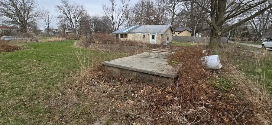 180 W Garfield Street, Laketon, IN 46943 - #3