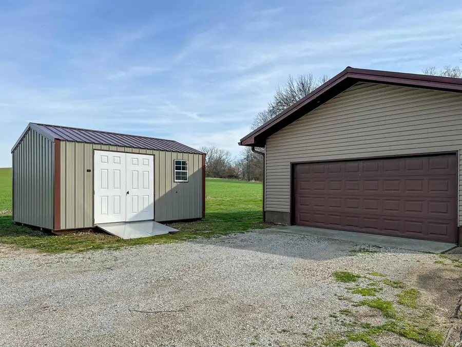 261 W Country Road 800 N, Hazleton, IN 47640 - #3