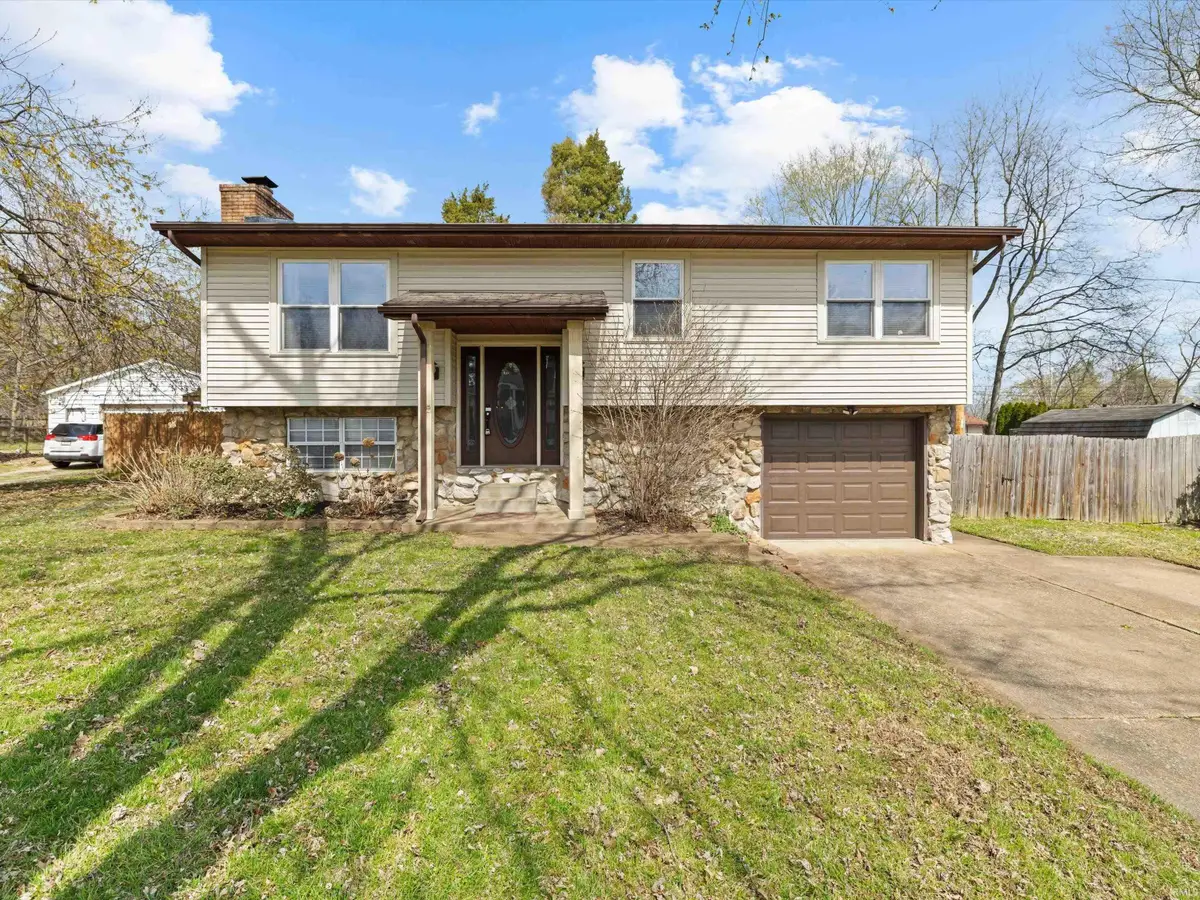 7366 Oakdale Drive, Newburgh, IN 47630 - #1