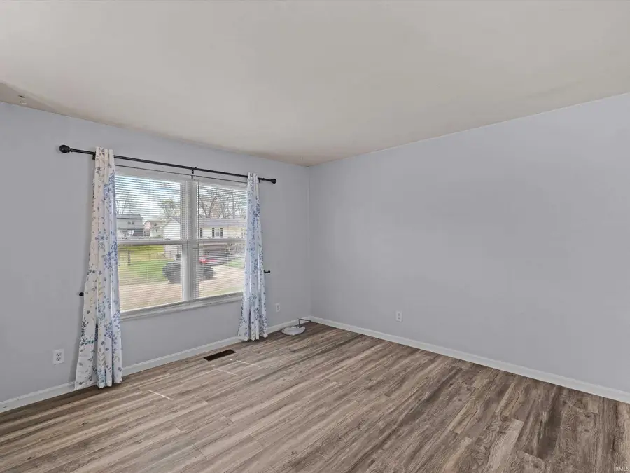 7366 Oakdale Drive, Newburgh, IN 47630 - #3