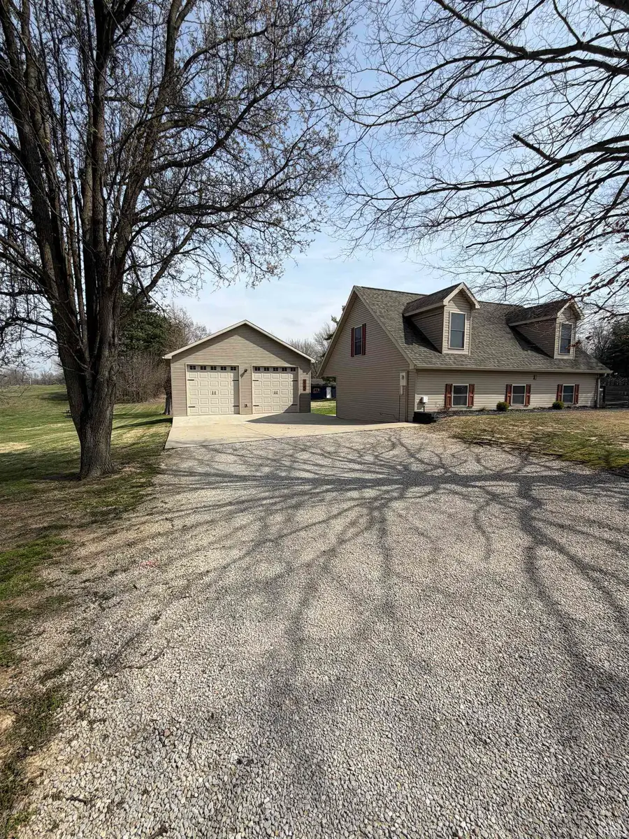 2164 S 1200 E, Oakland City, IN 47660 - #2